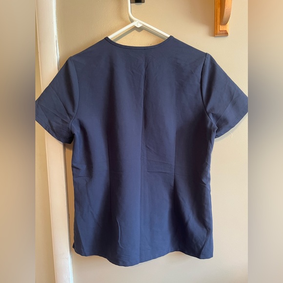 Figs QUIET NAVY Catarina One Pocket Scrub Top - Picture 3 of 3